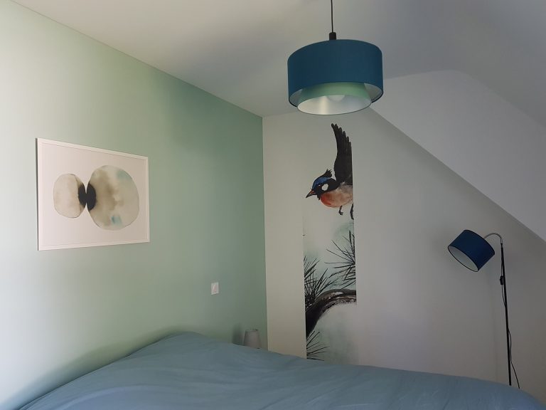 chambre mur vert d'eau